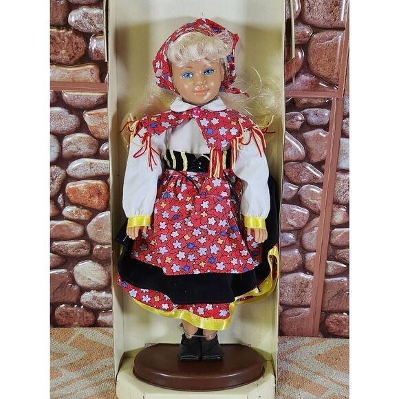 Dolls of All Nations Collection Sweden Doll Limited Edition 1996 - Picture 1 of 2